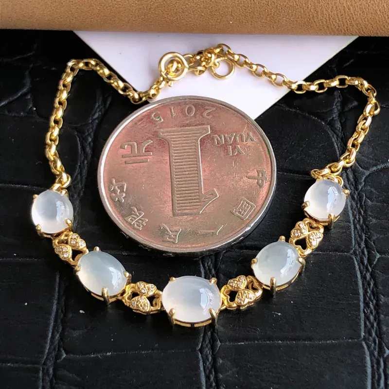 【天然a货翡翠冰种蛋面18k金镶钻手链,玉质细腻,种水足,裸石尺寸:7.5*6.1*3.1mm】图7