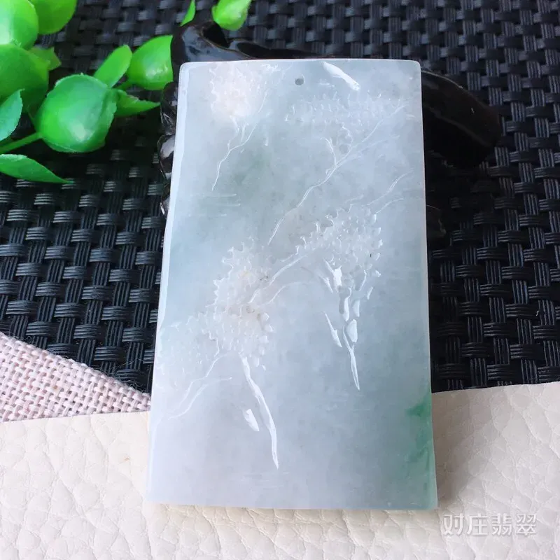 【精雕山高水长玉坠 种老水足 水润细腻,色泽淡雅 雕工精湛 收藏欣赏佳品,质感佳。有精美修饰雕!尺寸:68*43.1*10.9mm】图9