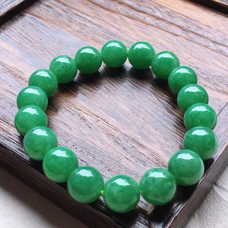 翡翠满绿圆珠手串，玉质莹润，佩戴佳品，单颗尺寸：11.3mm，重45.73克