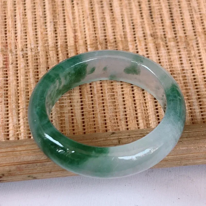 精美冰润19mm内径指环戒指，好精美好冰润的指环！上手纤巧！#20.30圈内尺寸:19*5.5*3#*