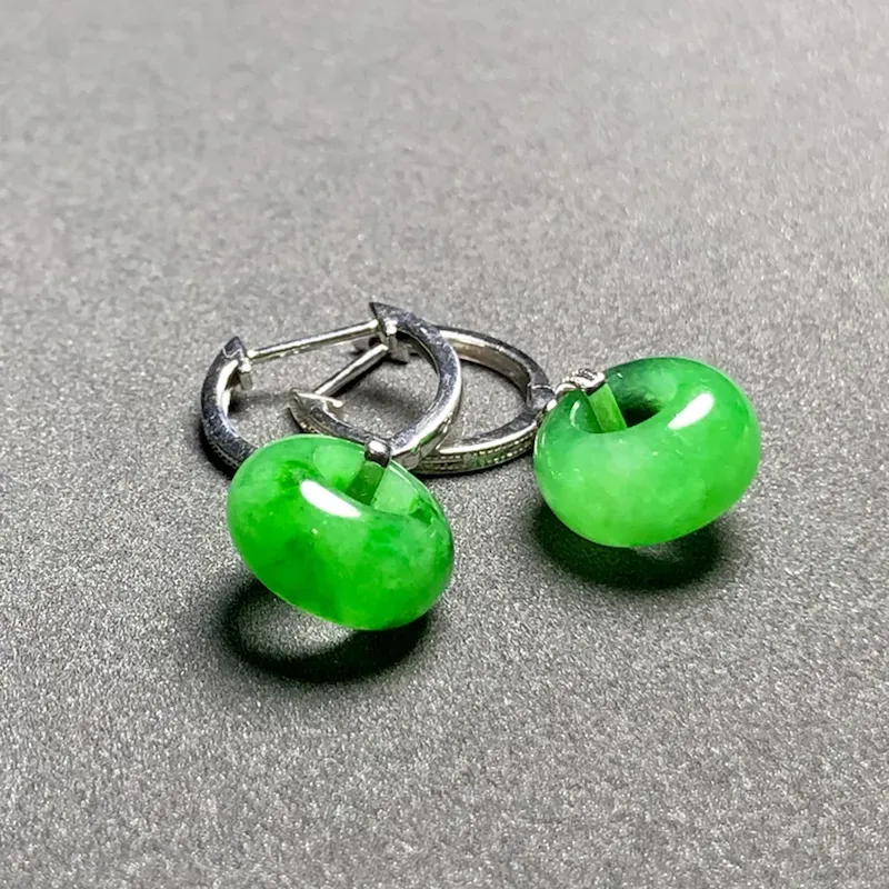 绿花扣子耳坠，
【坠坠-岁岁平安】，
裸石11.6-6.2mm，4.5g，
18K金伴天然钻石镶嵌，