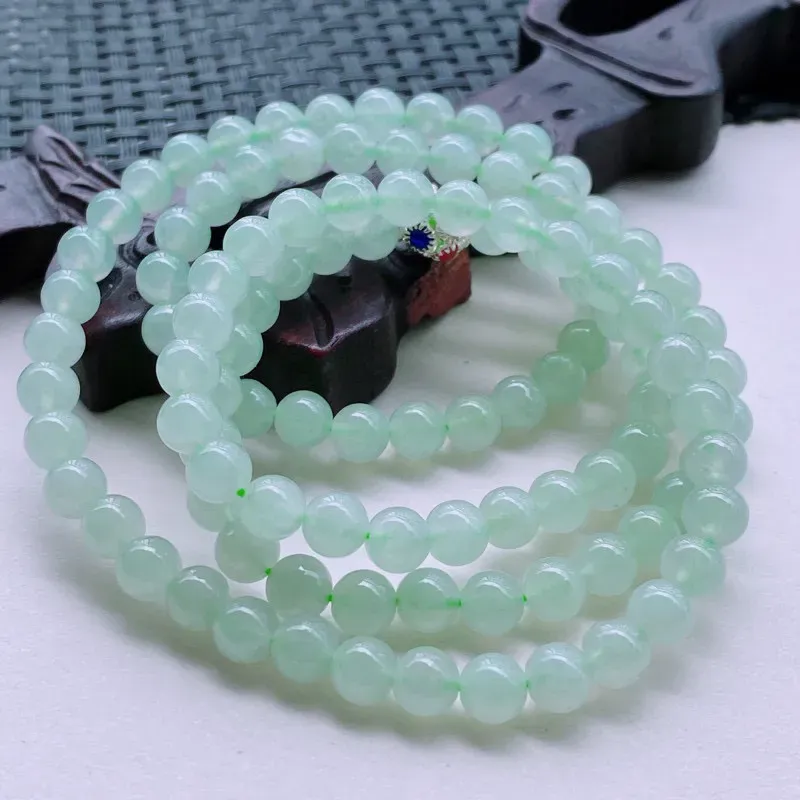 尺寸：108颗，其中珠直径6.6mm，冰透起光浅绿圆珠项链佛珠108颗，