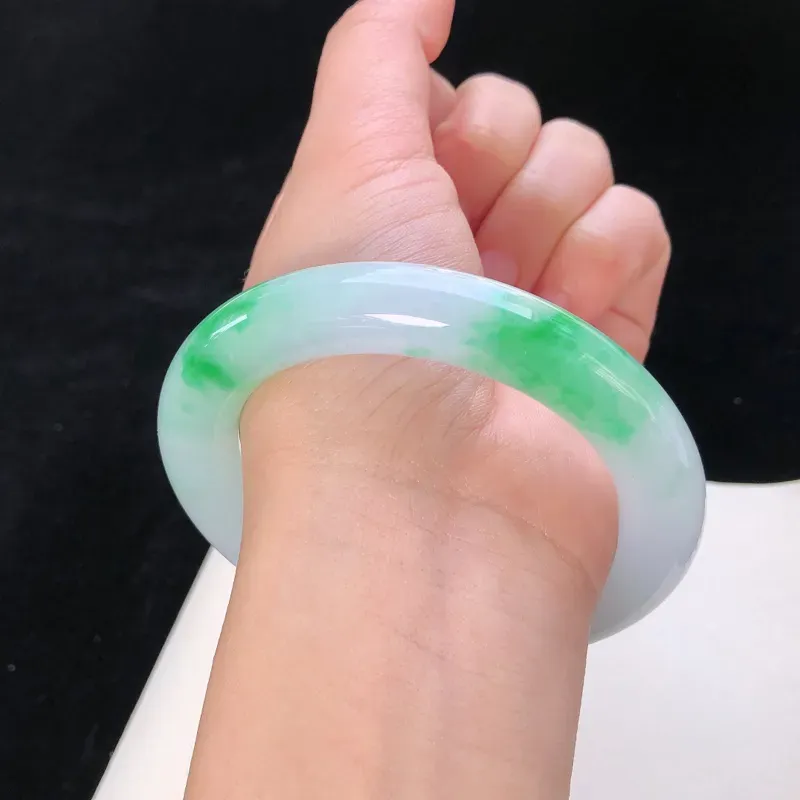 【圆条56-57 ,天然翡翠玉手镯,水润飘阳绿,纹,玉质润,品相好,优雅瞩目,尺寸圈口56.2/11.1】图5