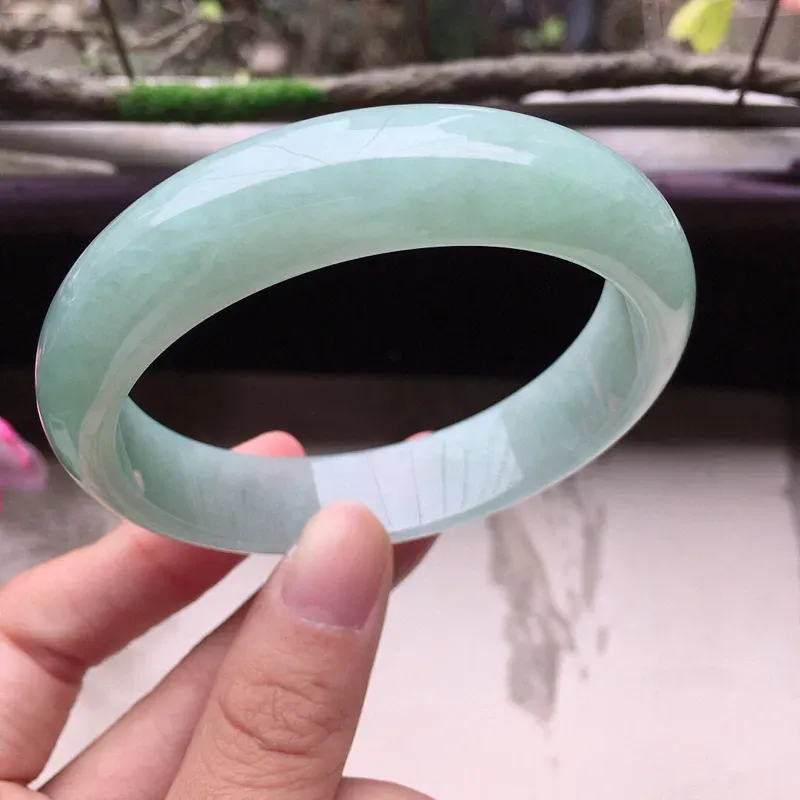 【翡翠55圈口正圈手镯,尺寸:55.0*13.5*7.1mm,重50.75克,料细底好,条形好看,上手大方有档次】图5