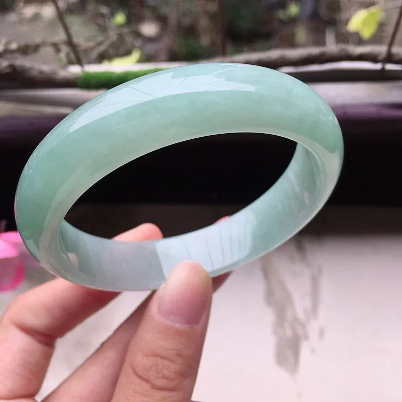 【翡翠55圈口正圈手镯,尺寸:55.0*13.5*7.1mm,重50.75克,料细底好,条形好看,上手大方有档次】图6