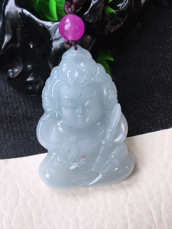 【翡翠细腻水润立体宝宝佛吊坠,种老水足,雕工精湛,磨砂抛光立体感强,尺寸51.5/34.5/6.8mm,紫珠为装饰珠t】图2