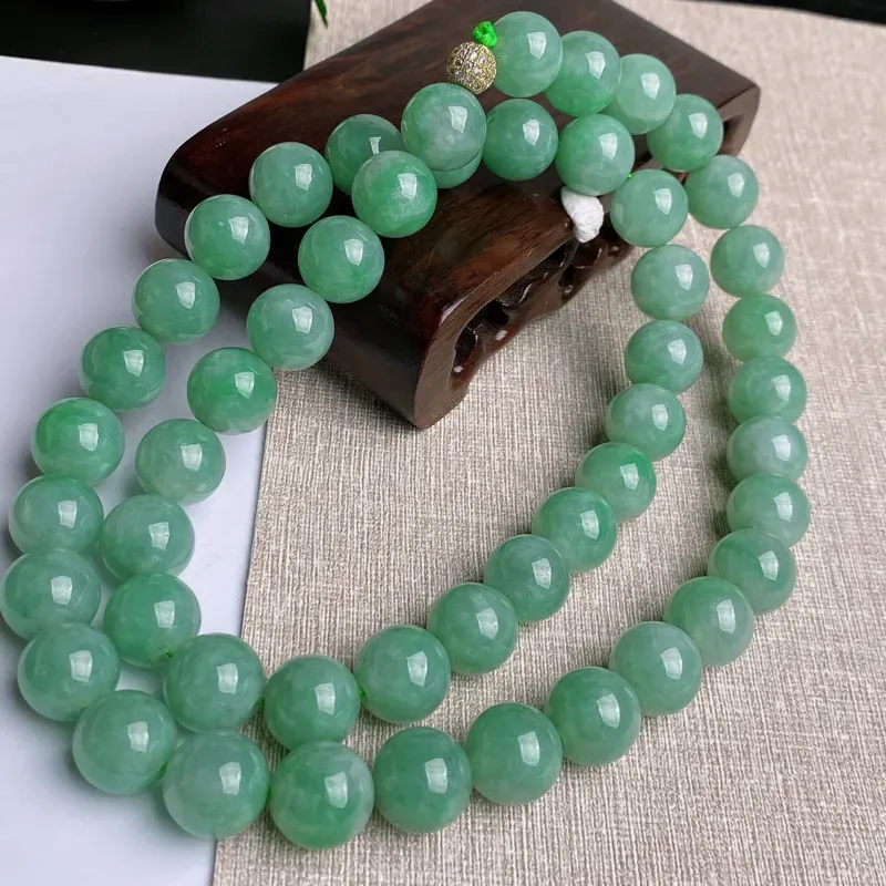 A货翡翠-种好满绿圆珠项链，尺寸-其一圆珠直径13.8mm