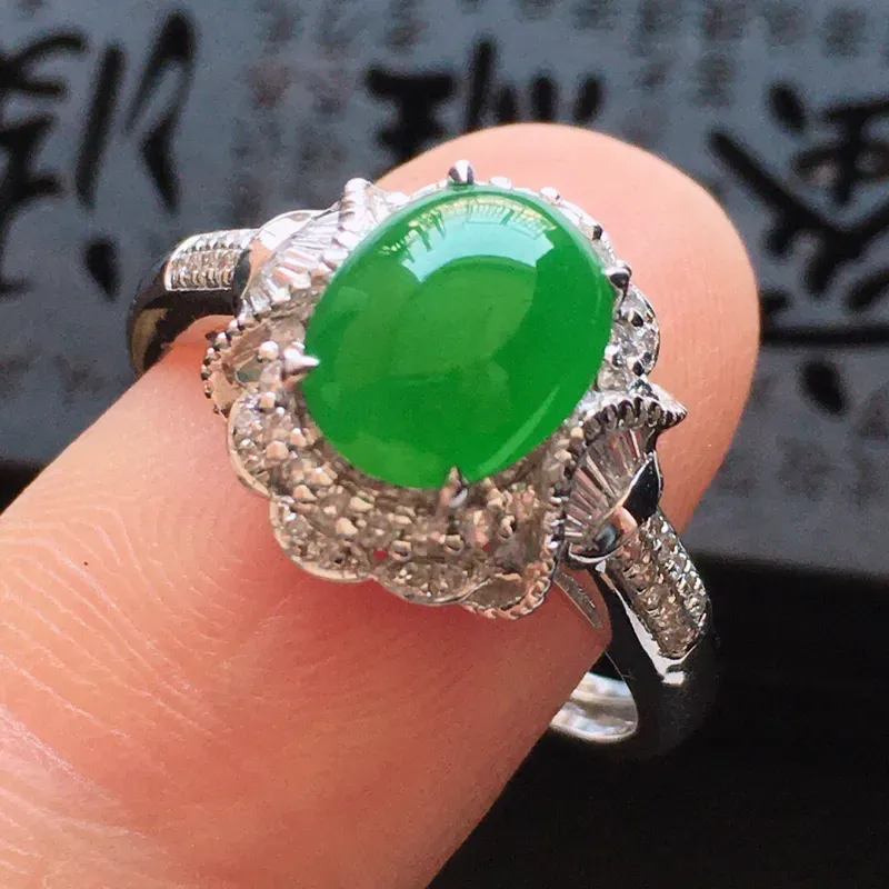 【精品翡翠镶18K金伴钻戒指,玉质莹润,佩戴效果更美,商品尺寸:内径:17.1MM,玉:8.3*6.7*3MM 整体货品质量:3.0g】图6