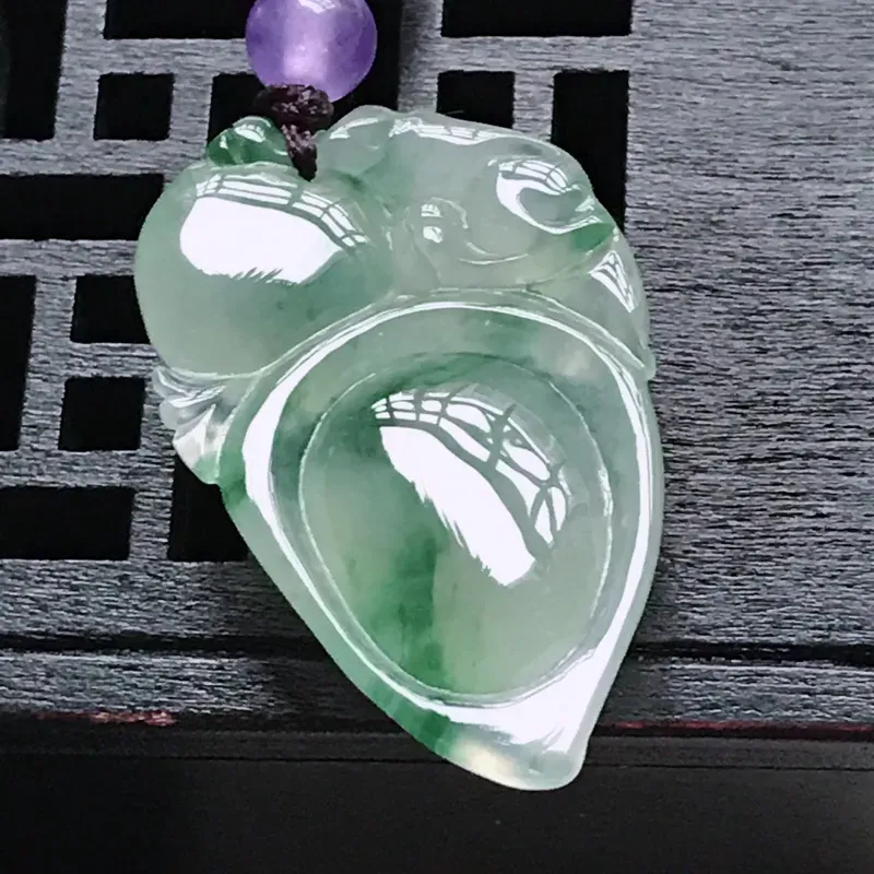 【翡翠冰糯种水润飘花寿桃吊坠,玉质细腻水润,颜色漂亮,雕工精致,尺寸36.2/22.4/7.1 顶珠为装饰珠】图6