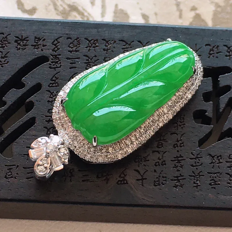 【精品翡翠镶18K金伴钻事业有成吊坠 , 玉质莹润,佩戴效果更美,商品尺寸:含金尺寸:28.1*13*7.7MM,玉:19*9.8*3MM,整体货品质量:3.1g】图5