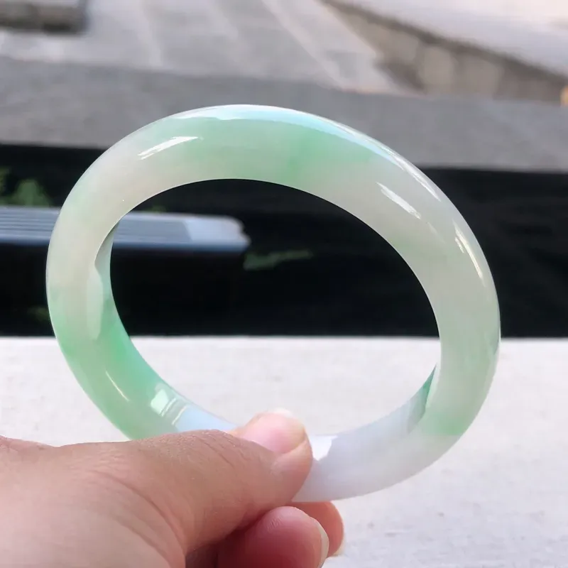 【天然翡翠正圈玉手镯,水润飘绿,玉质润,品相好,优雅瞩目,尺寸圈口58.2/12.5/8.6 ,纹】图7