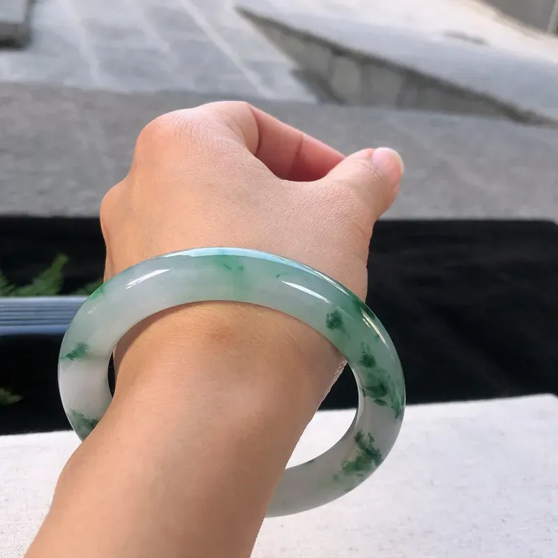 【圆条54-55 ,天然翡翠玉手镯,水润飘花,玉质润,品相好,优雅瞩目,尺寸圈口54.5/9.8/10 ,纹】图8
