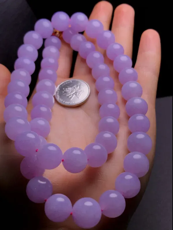 冰紫珠链项链，
直径11.6-12.8mm，
50粒玉珠，
18K金伴天然钻石+粉色蓝宝石镶嵌，
总长600mm，