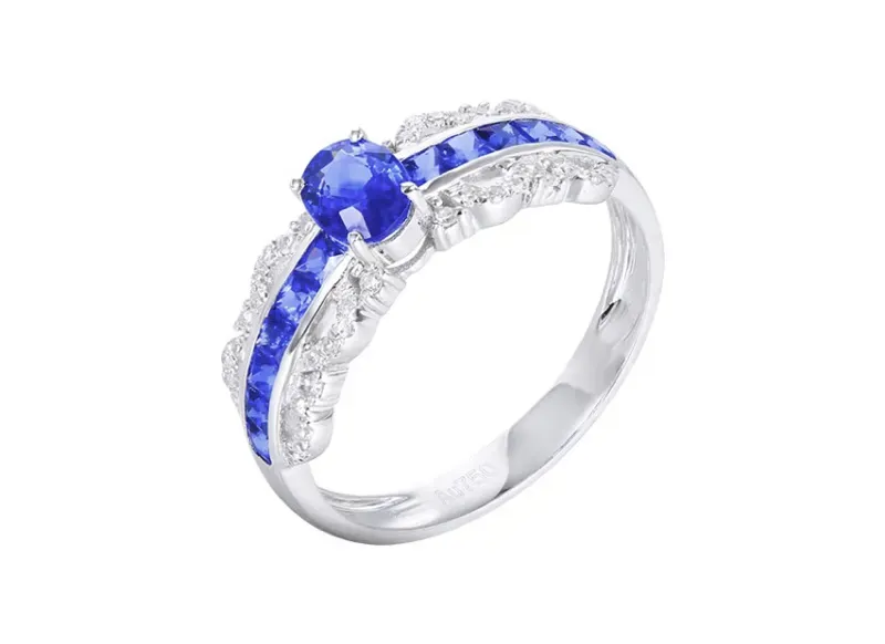 【18k金镶蓝宝石戒指 宝石参数:0.58+0.57ct 配石:钻石40颗,总重2.44克,圈口:13.5号(可改圈)】图4