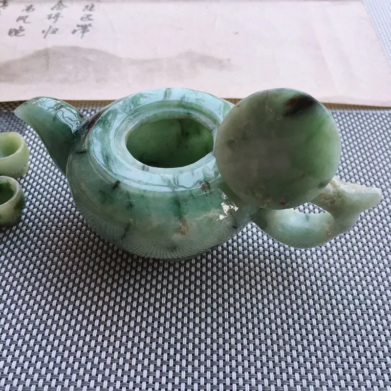 【超低价放漏】天然缅甸翡翠A货绿色翡翠茶壶摆件，有水头，雕工精细，尺寸：128/80/70mm，茶杯取一25.5/17mm，重量0.32kg。#*