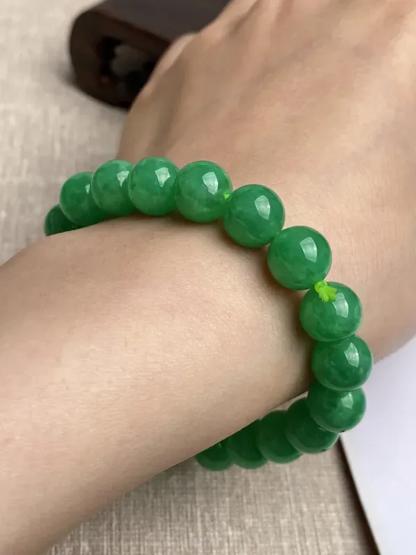 A货翡翠-种好满绿圆珠手链，尺寸-其一圆珠直径9.4mm