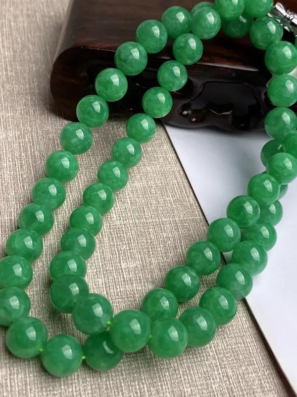 A货翡翠-种好满绿圆珠项链，尺寸-其一圆珠直径9.7mm重量90.77g