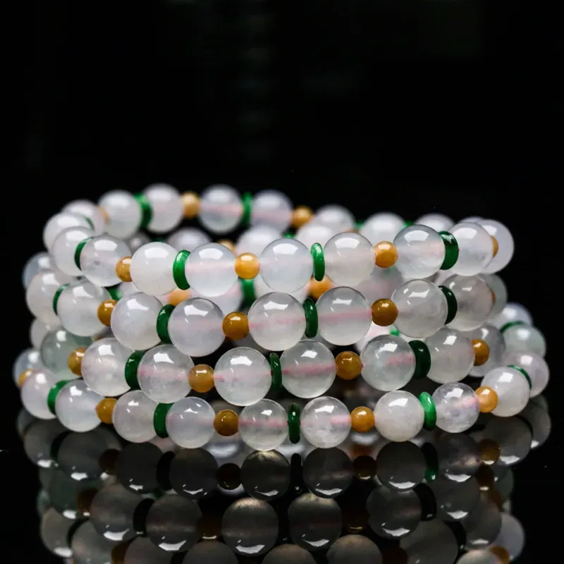 真心推荐天然翡翠珠链。共74颗（不含配珠），取其中一颗珠尺寸大约7.3mm，珠子玉质莹润，靓丽秀气，实物漂亮，佩戴效果高贵时尚。