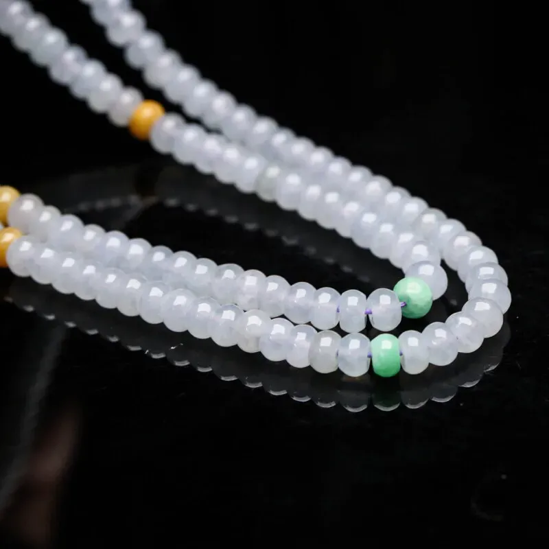 天然翡翠双彩珠链，共192颗珠子，取其中一颗珠尺寸大约4.1*6mm，实物漂亮，玉质莹润，清秀高雅。上身佩戴效果时尚高贵。
