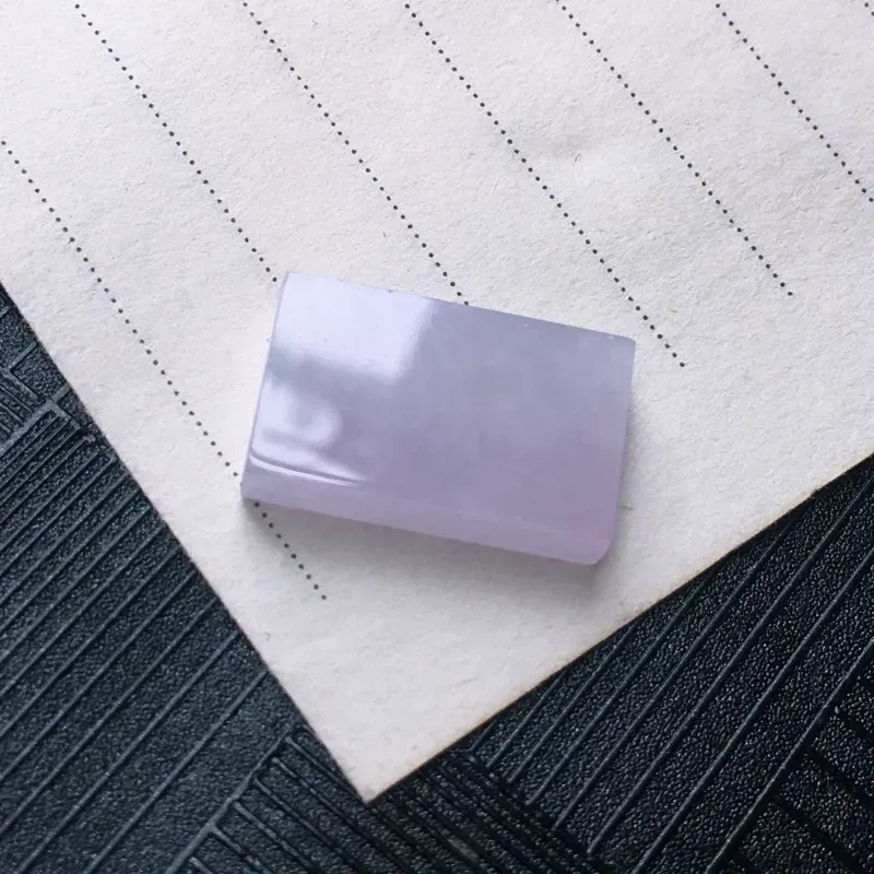 翡翠紫罗兰方形戒面镶件，种水好，玉质细腻温润，颜色漂亮，镶嵌后更好看。