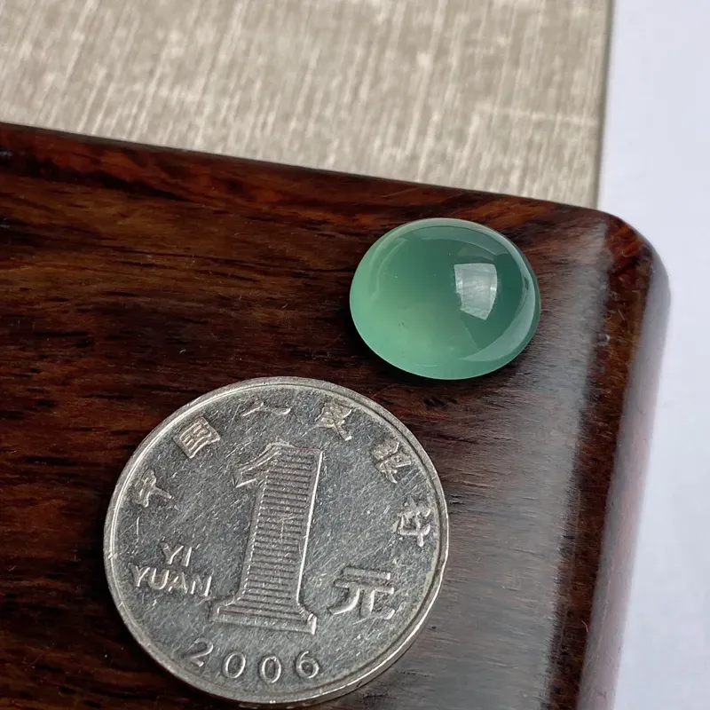 A货翡翠-种好冰种晴水绿蛋面镶嵌件，尺寸-14.7*13.8*8.8mm