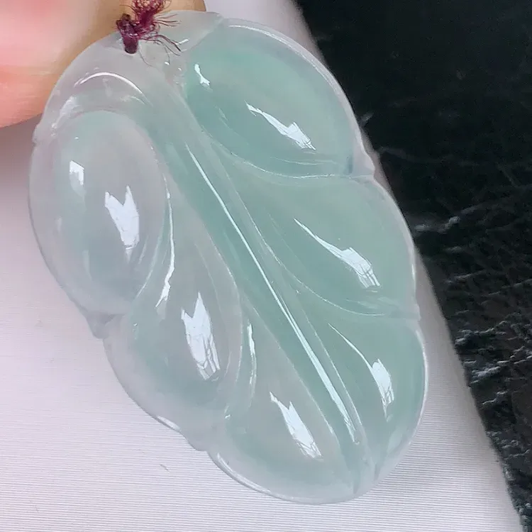 【自然光实拍~冰金枝玉叶翡翠吊坠,叶子挂件,水水润润的料子,清新透彻,莹润且起胶,佩戴事业有成!#194.4尺寸35*22*5】图6