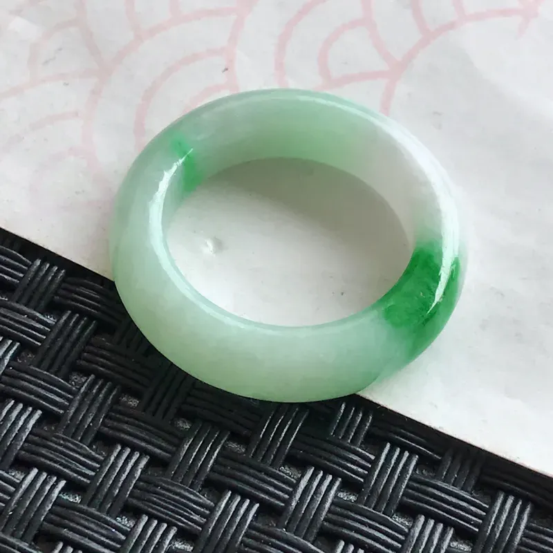 天然翡翠a货飘阳绿戒指圈口18mm宽5.7/4颜色好编号c1103