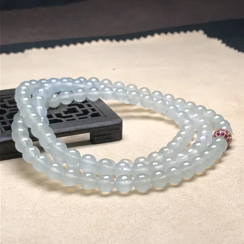 冰种白冰翡翠珠链项链，108颗，直径6.1毫米，质地细腻，冰透水润，隔珠是装饰品，A212EFM