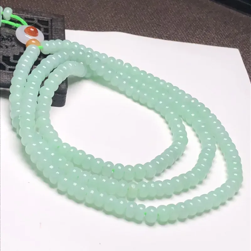糯种果绿色算盘珠翡翠珠链项链、188颗、直径5.4毫米、质地细腻、色彩鲜艳、A078CM