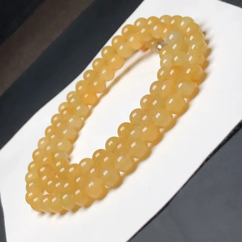 糯种黄翡翡翠珠链项链，98颗，直径7.3毫米，质地细腻，水润光泽，隔珠是装饰品，A341AFHJ