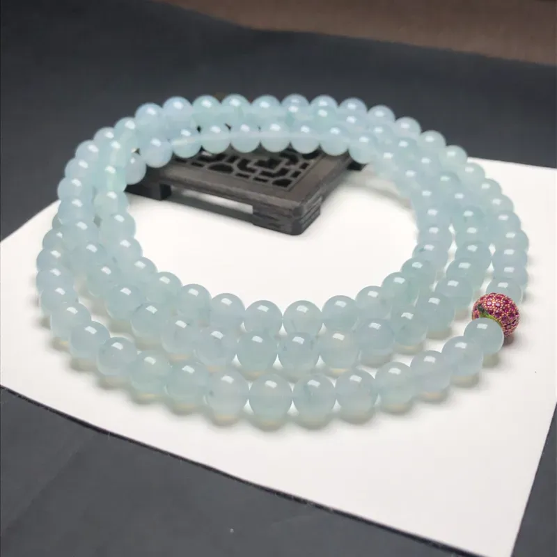 糯化种天空蓝翡翠珠链项链，108颗，直径8.1毫米，质地细腻，水润光泽，隔珠是装饰品，A031BCN