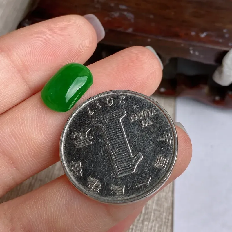 A货翡翠-种好满绿马鞍镶嵌件，尺寸-12.3*7.8*3.6mm