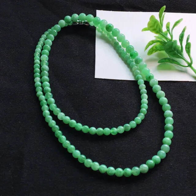 好漂亮的水润果绿妈妈珠链，可做项链手链两种带法，低调奢华，圆珠尺寸5.1-3.1mm，耐看，非常大气，送礼或自留佳选，值得拥有