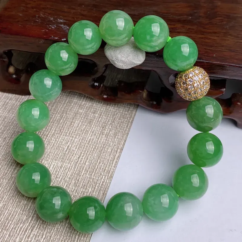 A货翡翠-种好满绿圆珠手链，尺寸-其一圆珠直径10.3mm
