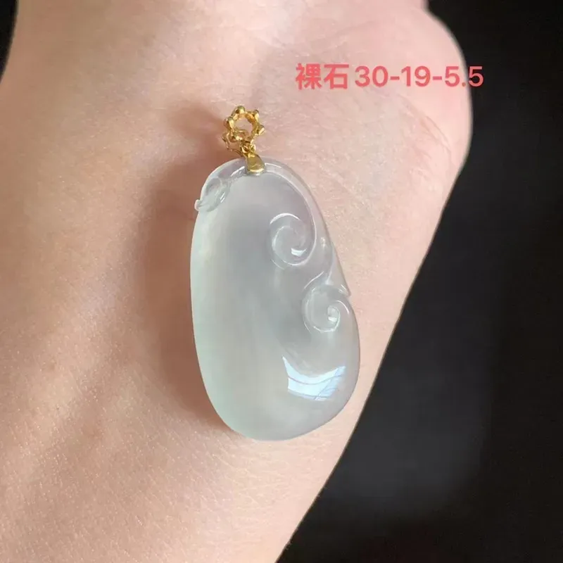 冰种如意 种好冰透 底色清爽
 
18k金扣 裸石30-19-5.5mm