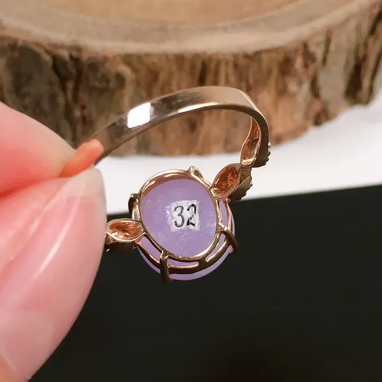 糯种紫罗兰戒指，料子细腻，色泽均匀，指圈:14#，裸石尺寸:10.2-9.2-5.9