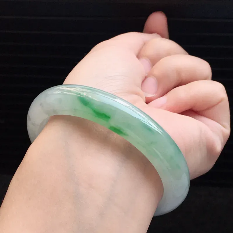 贵妃冰飘绿宽边手镯内径537mm天然a货翡翠手镯玉质细腻种水好