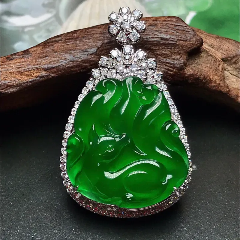 冰种九尾狐吊坠.