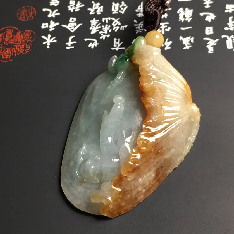 豆种黄加绿【花开见佛】吊坠 色彩艳丽 质地细腻 雕工精湛 顶珠为翡翠