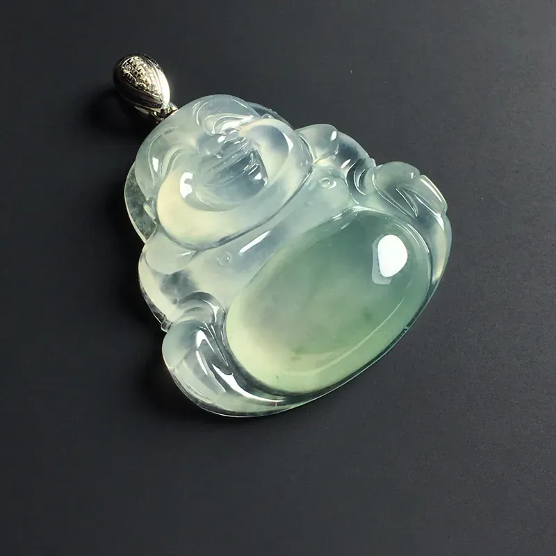 高冰玻种如意吊坠,冰润起光 晶莹剔透放在水里看不到的质地,非常精美,