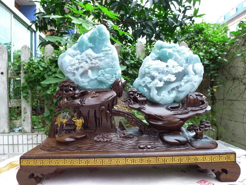 深山访友，步步高升。翡翠老坑水润浅绿俏色精雕山水遥相呼应精品摆件 裸石尺寸170*140*20/16