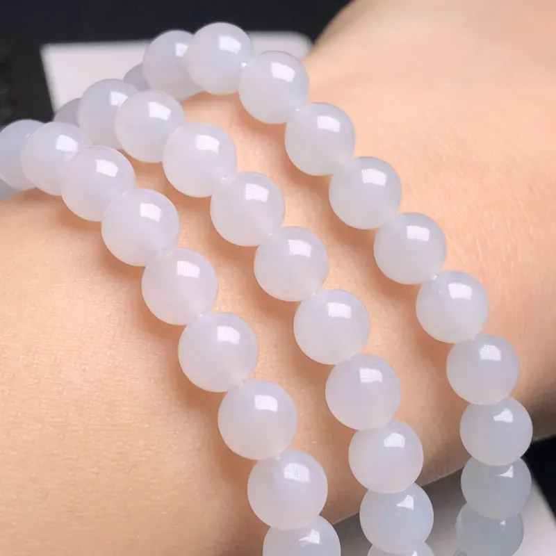 糯化种奶白色翡翠珠链项链、108颗、直径7.0毫米、质地细腻、水润光泽、隔珠是装饰品、A041C2771