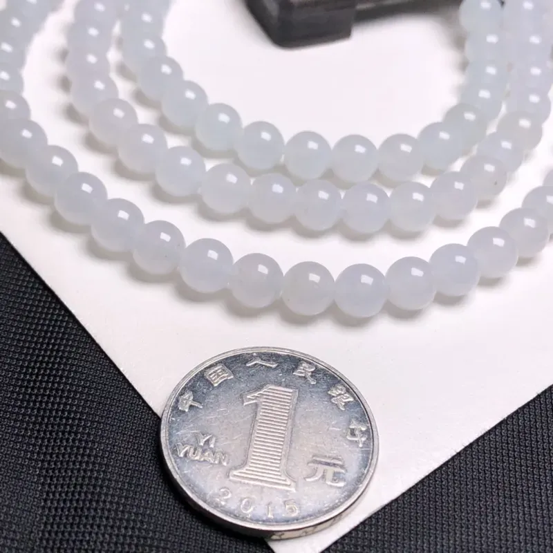 糯化种奶白色翡翠珠链项链、108颗、直径7.0毫米、质地细腻、水润光泽、隔珠是装饰品、A041C2771