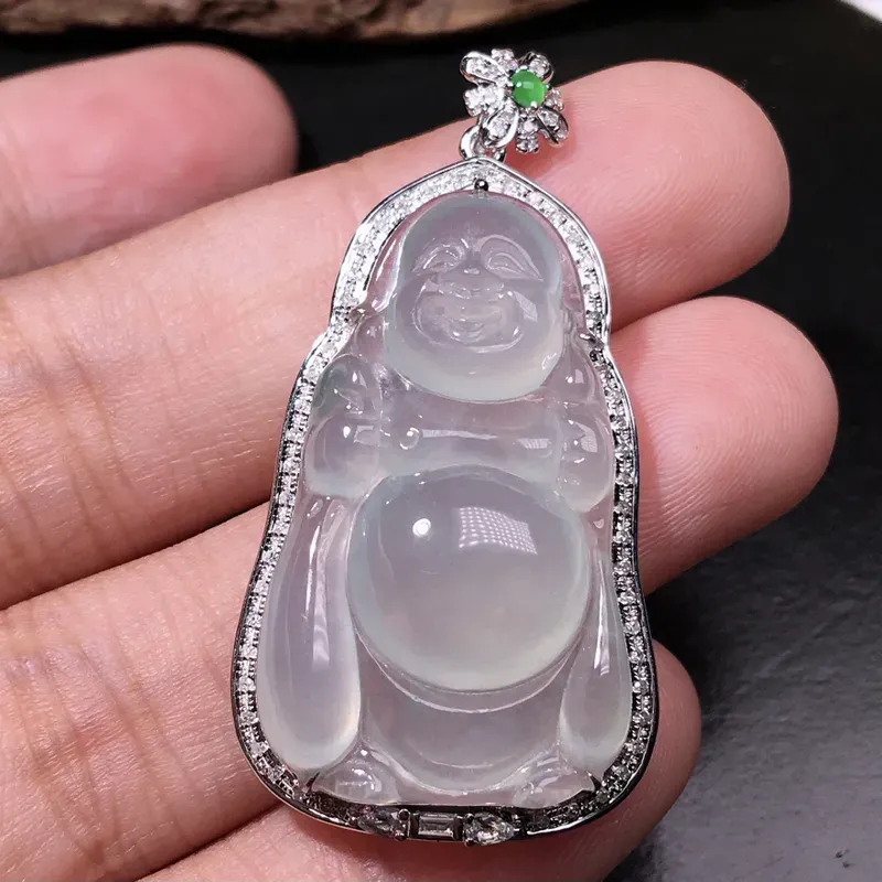 严选推荐老坑冰种纯净布袋佛挂件,18k金钻镶嵌而成,品相很好,佩戴效果