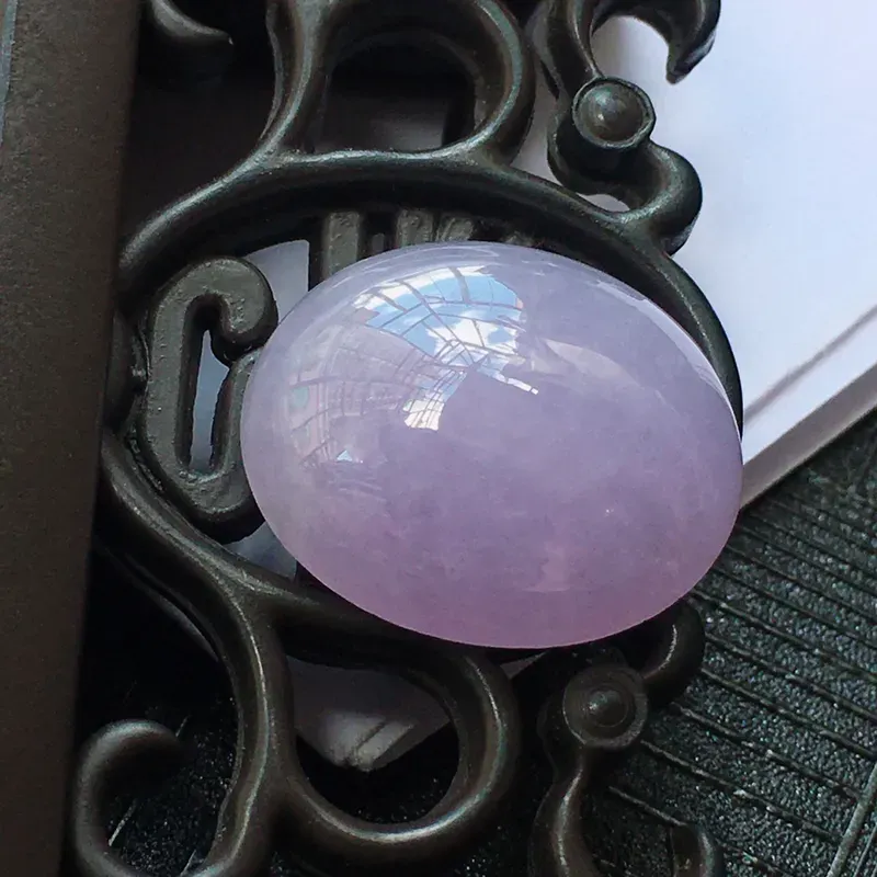 翡翠紫罗兰蛋面戒面，种水好、玉质细腻温润，颜色漂亮。