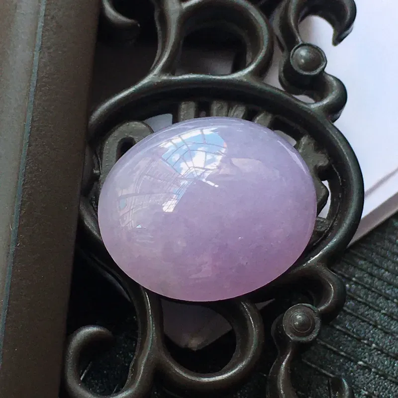 翡翠紫罗兰蛋面戒面，种水好、玉质细腻温润，颜色漂亮。