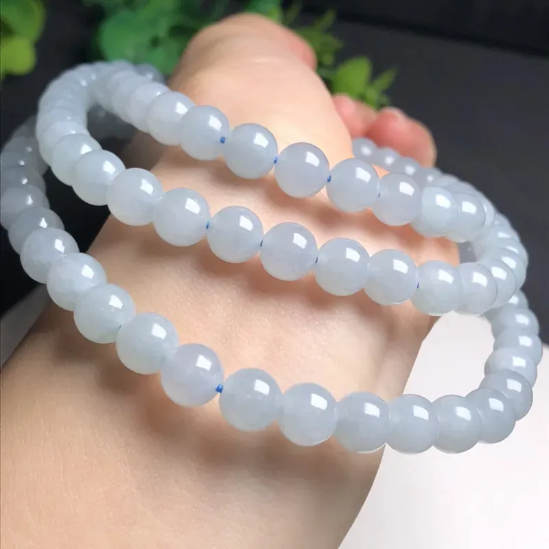 糯化种天空蓝翡翠珠链项链、108颗、直径7.6毫米、质地细腻、水润光泽、隔珠是装饰品、A042C2099