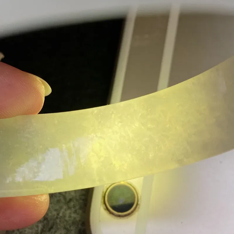 冰润手镯：58.6mm 自然光实拍 天然翡翠Ａ货细腻冰润浅绿宽边手镯