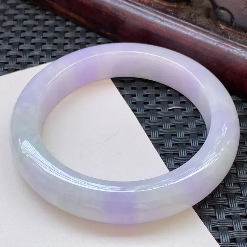 无纹裂 淡紫手镯：57.1mm 自然光实拍 天然翡翠Ａ货细腻油润淡紫宽边手镯