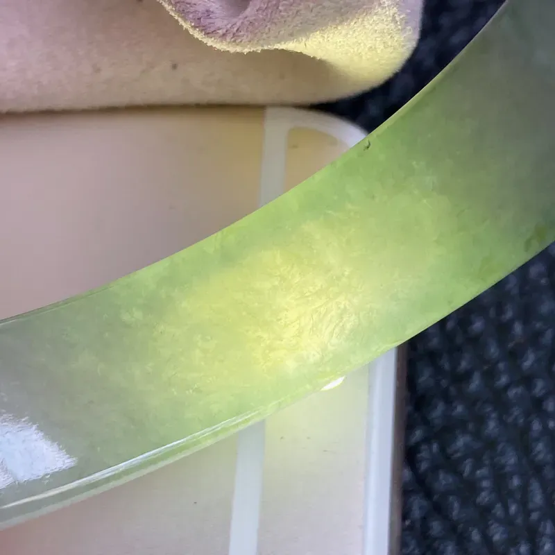 油润手镯：56mm 自然光 天然翡翠Ａ货细腻冰润油绿宽边手镯
